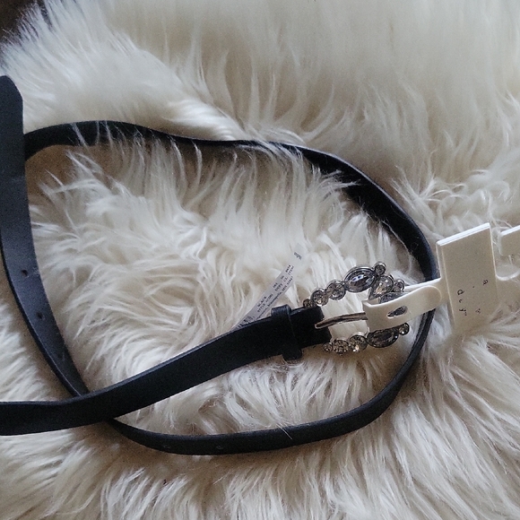 Elegant Black Belt with Silver Buckle - Picture 1 of 4